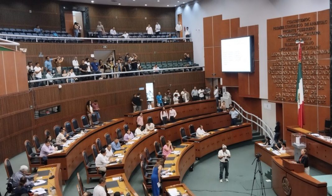 Copia-de-reporteros-protesta-Congreso-LeticiaMosso-1132x670