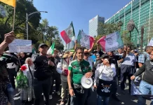 Sin llegar al Zócalo concluye reducida marcha de la ‘Generación Z’; en UNAM los desairan