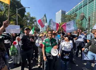 Sin llegar al Zócalo concluye reducida marcha de la ‘Generación Z’; en UNAM los desairan